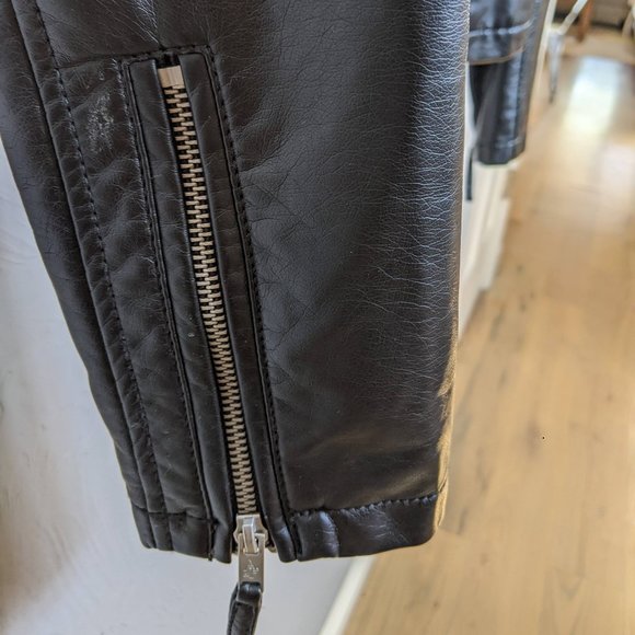 Woman's Small Abercrombie & Fitch Black Vegan Moto Leather Jacket - Picture 2 of 5